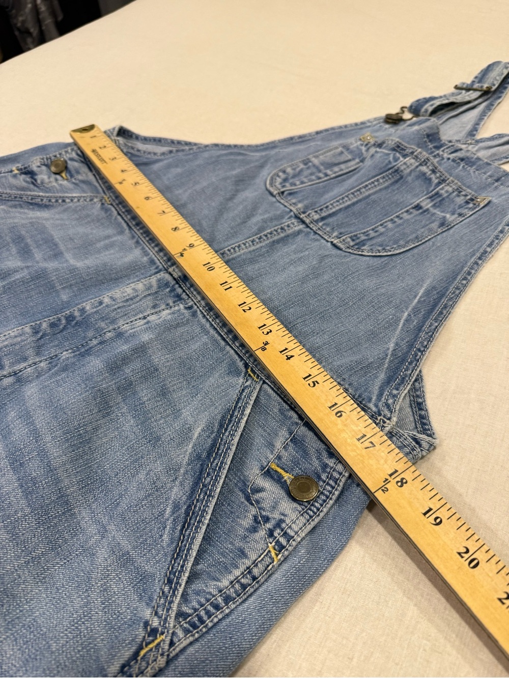 American Eagle Outfitters Denim Short Overalls Light Wash Raw Hem Women’s Medium - Picture 4 of 11